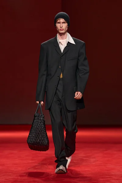 Look 8